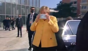 Merckel e Macron chegando no G20: Explica a ciência da máscara...